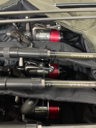 Funda + cañas Carpfishing Capelan