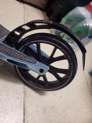 Patinete plegable gris azulado