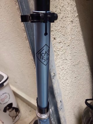 Patinete plegable gris azulado