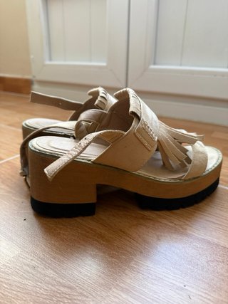 Sandalias Plataforma Beige con Flecos