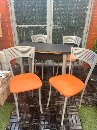 Mesa cocina abatible y sillas