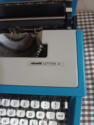 Máquina de escribir Olivetti Lettera 31