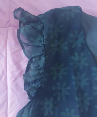 Blusa MNG flores negra y verde