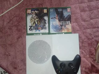 Xbox One S + 2 Juegos