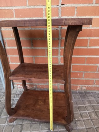 Mesa auxiliar rústica de madera