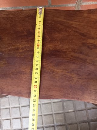 Mesa auxiliar rústica de madera