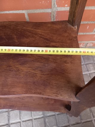 Mesa auxiliar rústica de madera