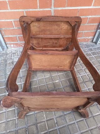 Mesa auxiliar rústica de madera