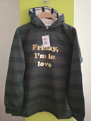 Sudadera Friday I'm LOVE XL. CON ETIQUETA