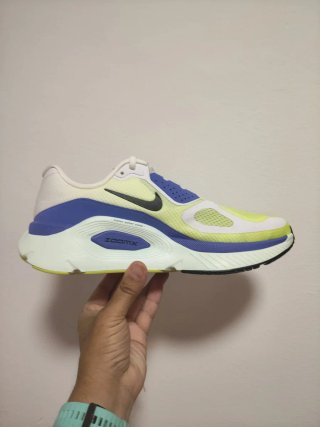 T44 Nike Structure Plus Amarillas