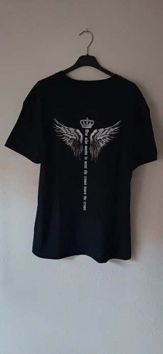 SIN ESTRENAR Camiseta negra L alas espalda