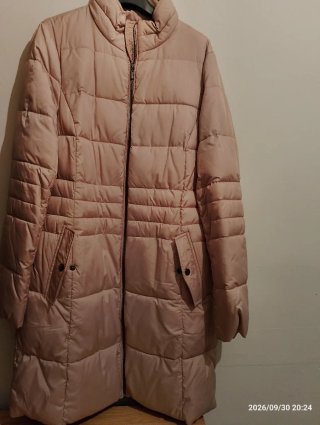 Plumífero beige acolchado