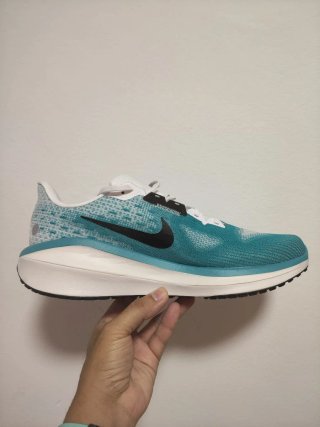 T46 Nike Vomero 18  Azul Turquesa