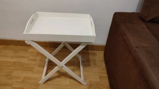 Mesa auxiliar plegable de madera blanca