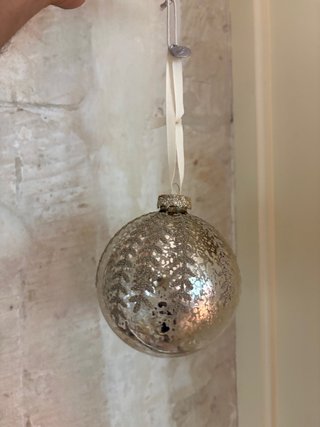 Pallina natalizia in vetro argento anticato