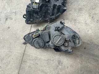 Pareja de faros delanteros de mercedes w 204