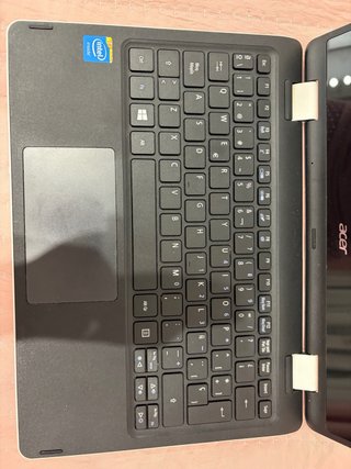 Portátil Acer Táctil 4GB 500GB