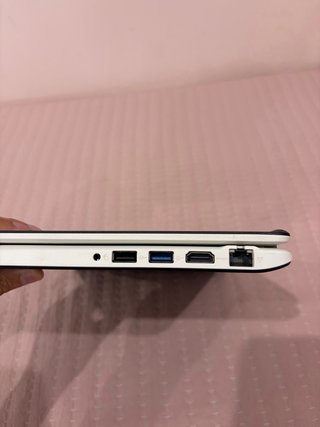 Portátil Acer Táctil 4GB 500GB