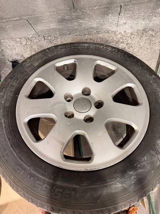 Llanta Audi 195/65 R15