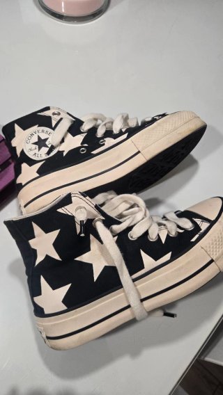 Zapatillas Converse Estrellas Negras y Blancas