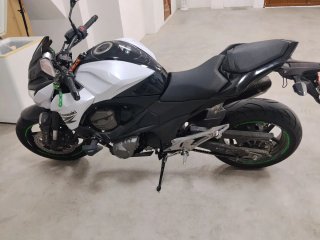 Kawasaki Z800e ABS Guardabarros y Escape