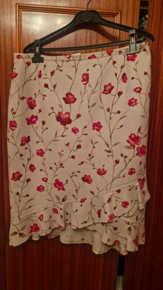Falda estampada flores con volante