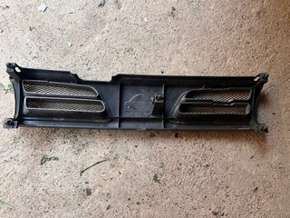Rejilla Nissan Primera P10