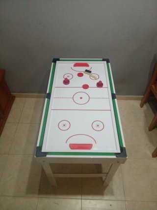 Mesa de juegos: futbolín, billar, ping pong, hokey