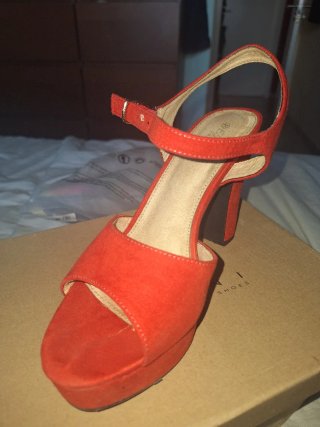 Zapatos de tacón rojos talla 38