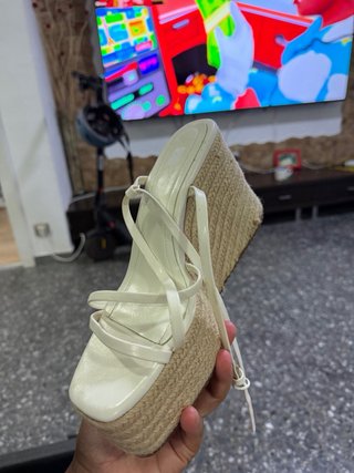 Botines negros con pedrería