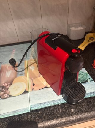 Cafetera Nespresso De'Longhi Roja