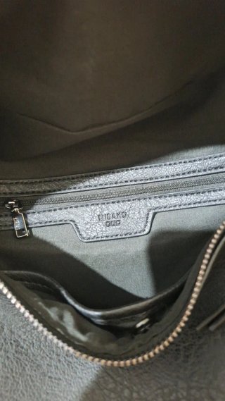 Mochila Negra con Tachuelas