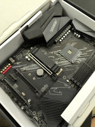 Gigabyte Aorus B550 Elite V2 Placa Base