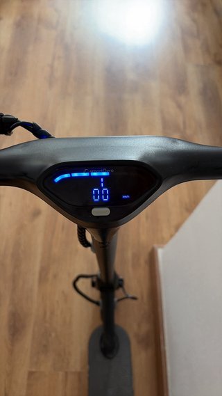 Patinete Eléctrico Negro, marca Smart Baggio.
