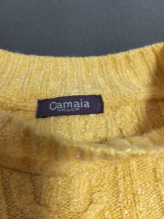 Jersey amarillo trenzado cuello alto