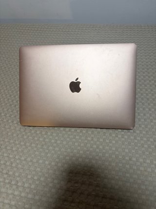 MacBook Air 13” 2018 (8GB RAM, 256GB)