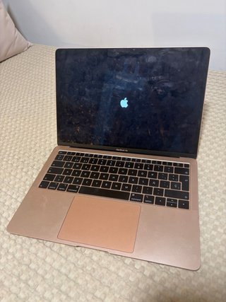 MacBook Air 13” 2018 (8GB RAM, 256GB)