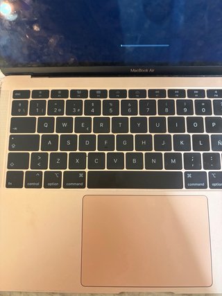 MacBook Air 13” 2018 (8GB RAM, 256GB)