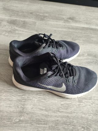 Zapatillas Nike Flex Negras y Blancas