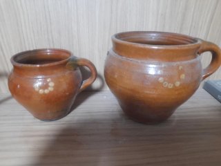 Pareja de pucheros de barro antiguos
