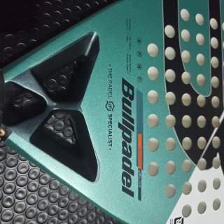 Pala de pádel Bullpadel HACK 04 JR 25