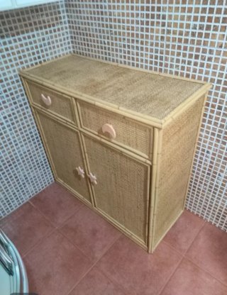 Cajonera de bambú y mimbre