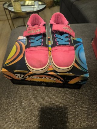 Zapatillas con ruedas Heelys niña.