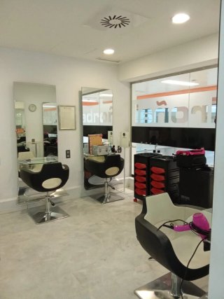 MOBILIARIO PROFESIONAL DE PELUQUERÍA