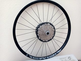 142x 27,5 x30 rueda trasera ebike enduro nueva