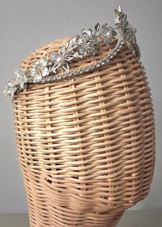 Tocado Tiara Plata Estrellas Flores Perlas