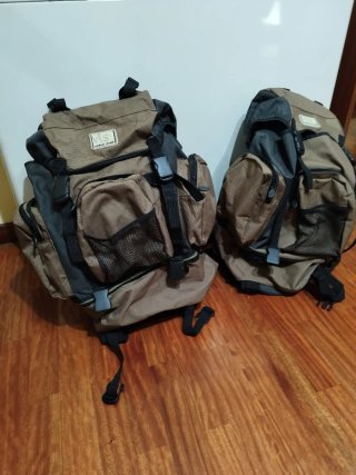 Dos mochilas grandes viaje iguales