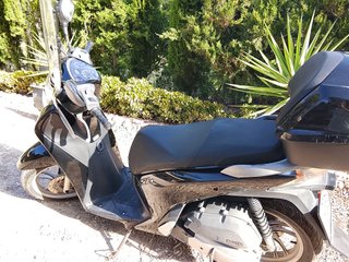 Honda SH 125 Scooter Negra
