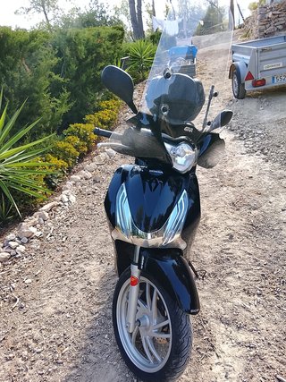 Honda SH 125 Scooter Negra