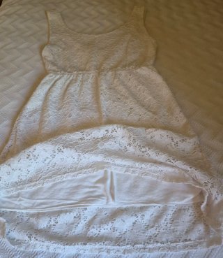 Vestido Blanco de Encaje Floral